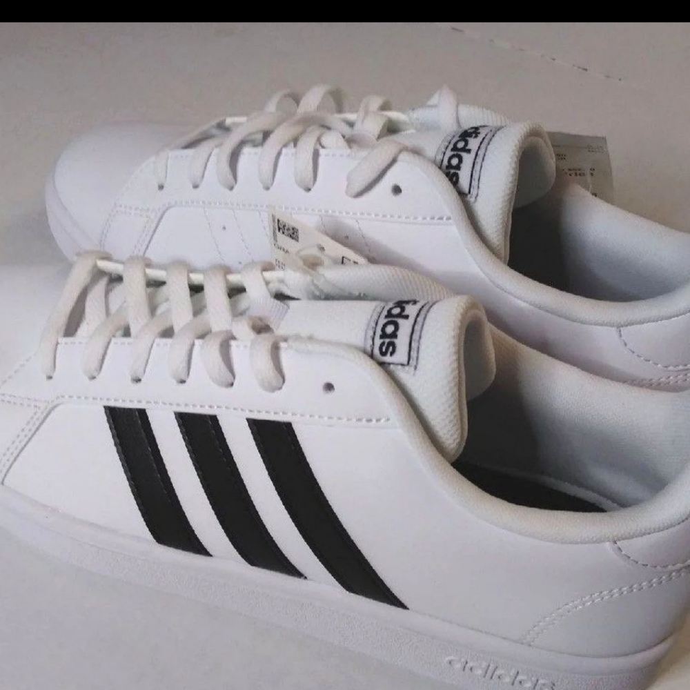 Adidas Superstar white Black size 10 new sneakers